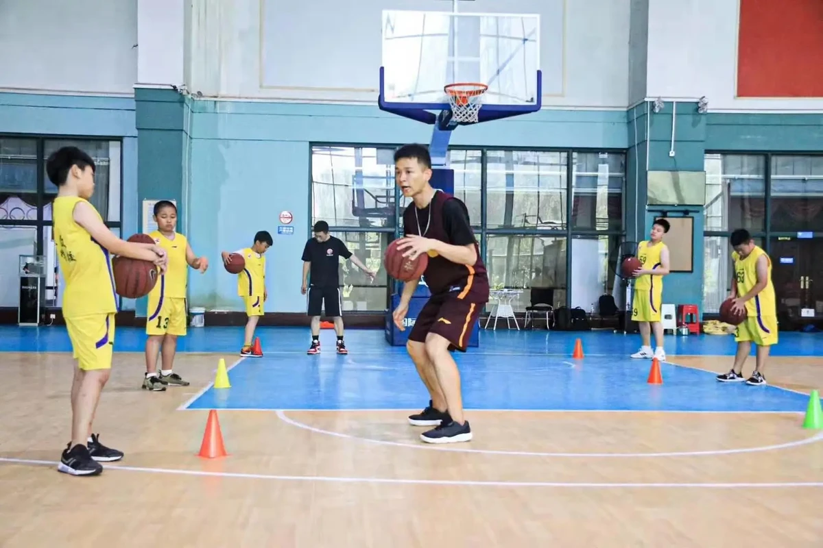 专业篮球教练如何看待训练前景